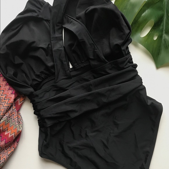 One-Piece Plunging V-Neckline Women Bathing Suit. Tummy Concealer. Size M (NWOT) - Picture 2 of 5